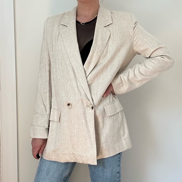 Linen Blend Elongated Double Breasted Blazer - Picture 4 of 13